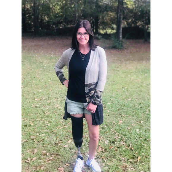 Meet your Posher, Roxanne POSH AMBASSADOR ⚜️💜💚💛 - Picture 1 of 8